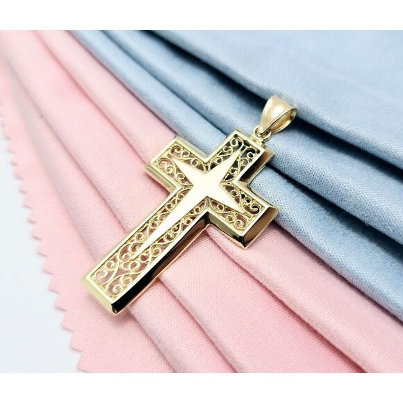 Beautiful 14K Karat Solid Yellow Gold Religious Designer Cross Charm Pendant